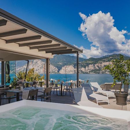 Gabbiano Hotel มัลเชซิเน ภายนอก รูปภาพ