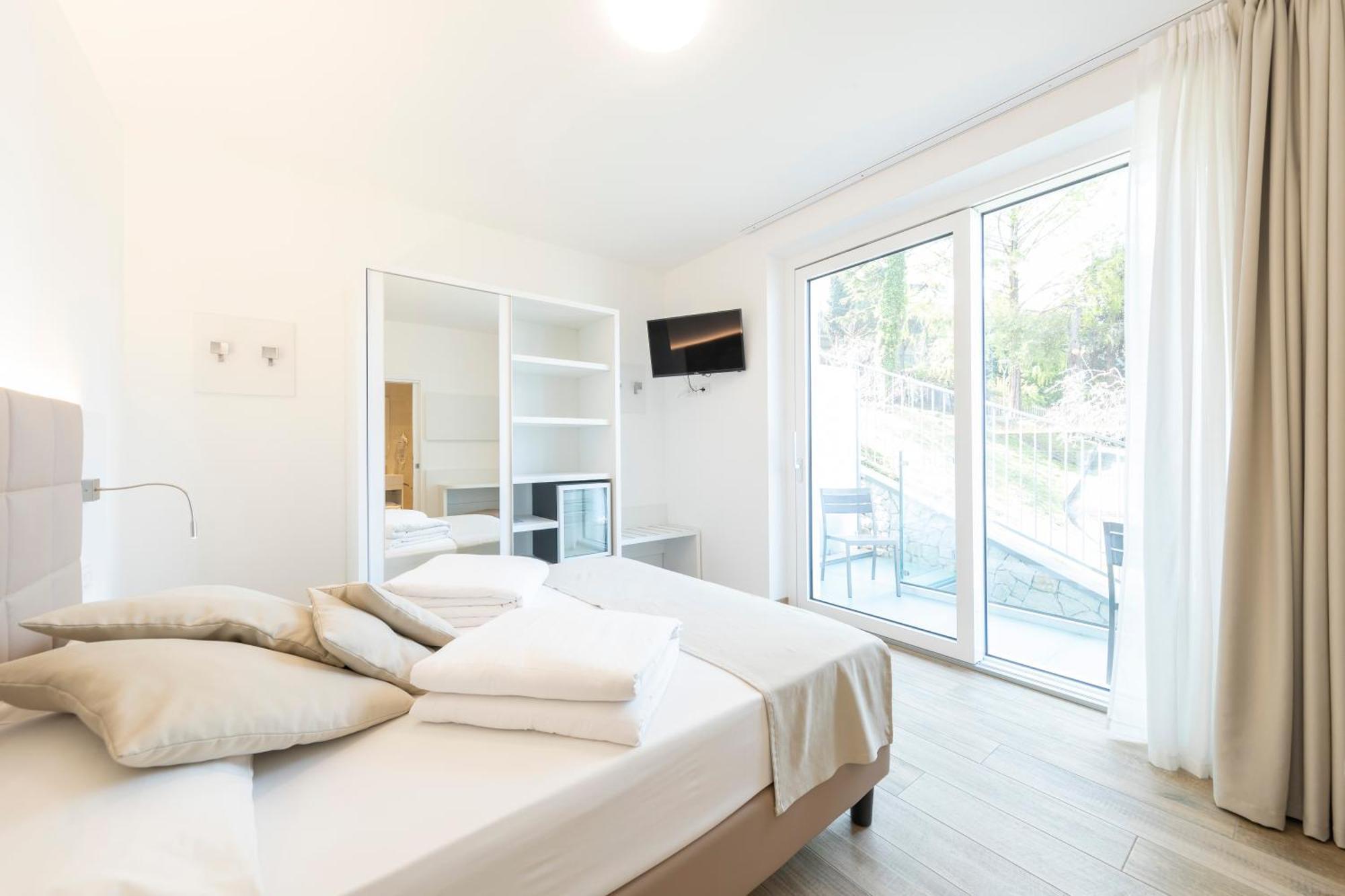Gabbiano Hotel มัลเชซิเน ภายนอก รูปภาพ